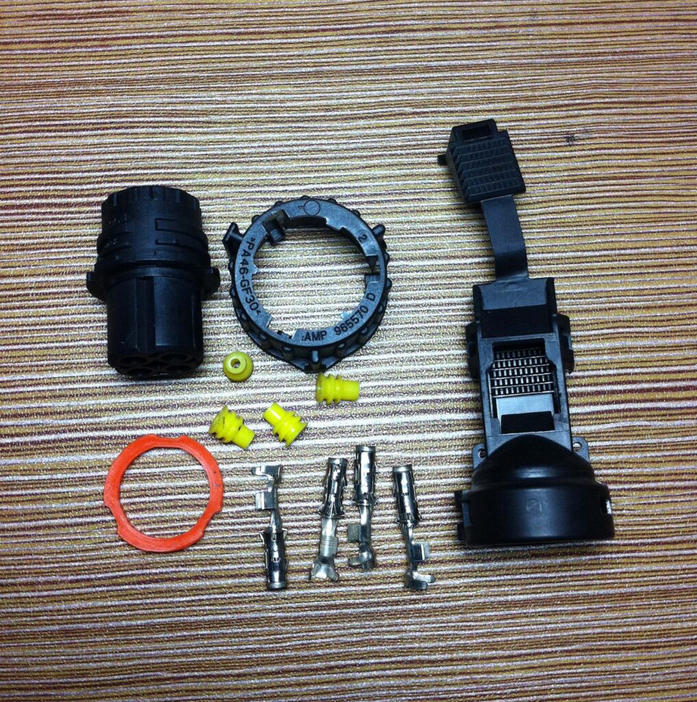 4 Cylindrical Pin Connector kit , 3703-02159YA3